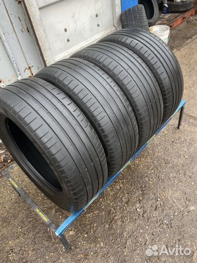 Pirelli P Zero PZ4 235/55 R18 100V