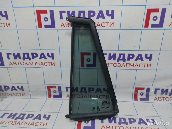 Стекло двери задней правой (форточка) Hyundai Sant