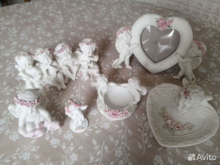 Статуэтки, подсвечник, рамка ангелочки с розами