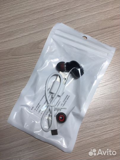 Мини наушник