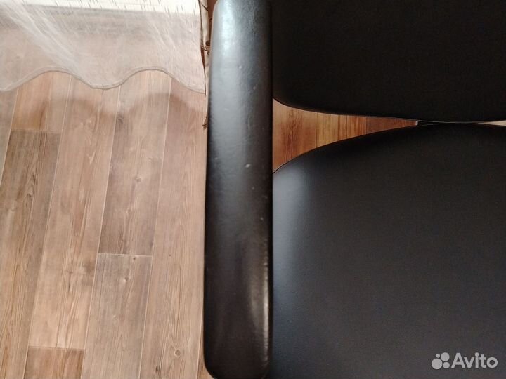 Парикмахерское кресло