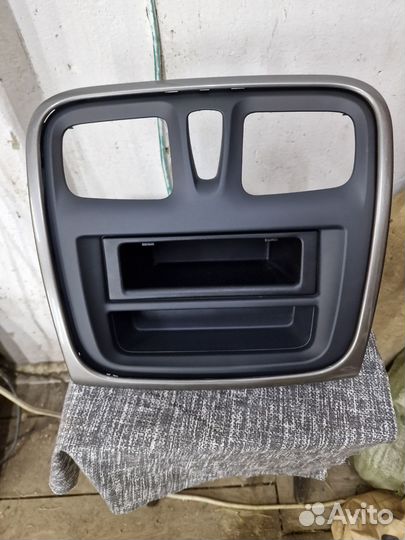 Рамка магнитолы renault logan 2