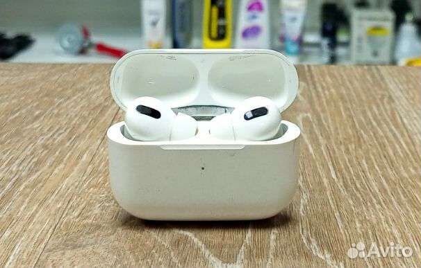 Беспроводные наушники AirPods