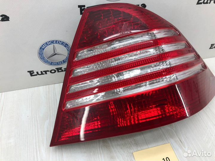 Фонарь задний правый Mercedes W220