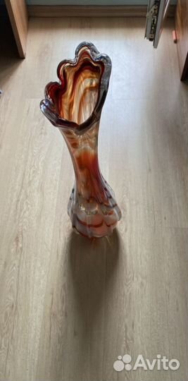 Ваза напольная из цветного, литого стекла