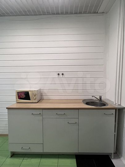 Комната 12 м² в 5-к., 1/1 эт.