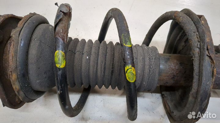 Амортизатор подвески Toyota Avensis 2, 2006