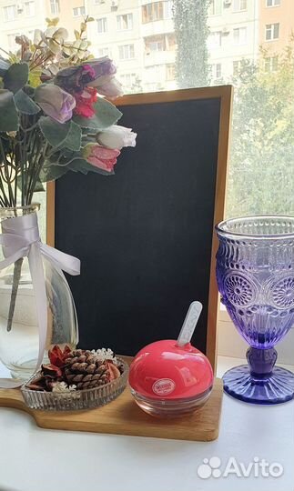 Dkny delicious candy apples