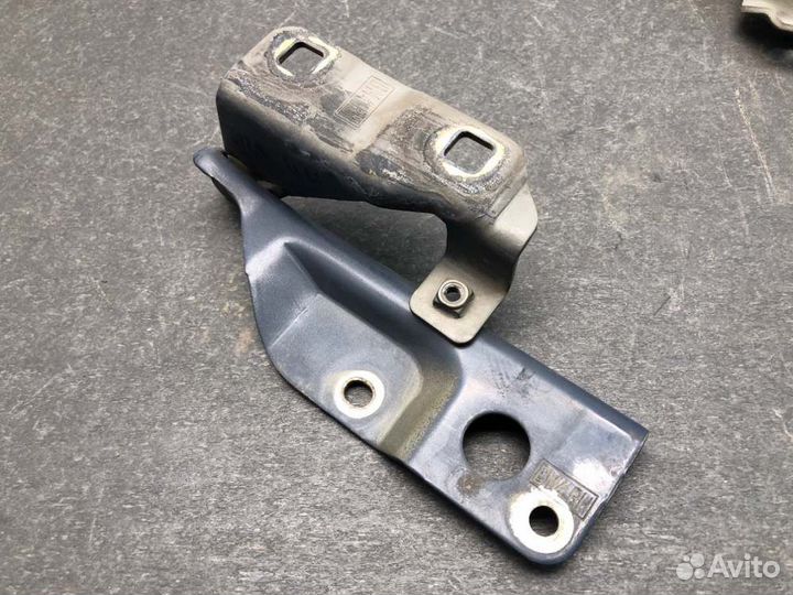 Петля капота правая Nissan Almera N16 QG15DE 2005