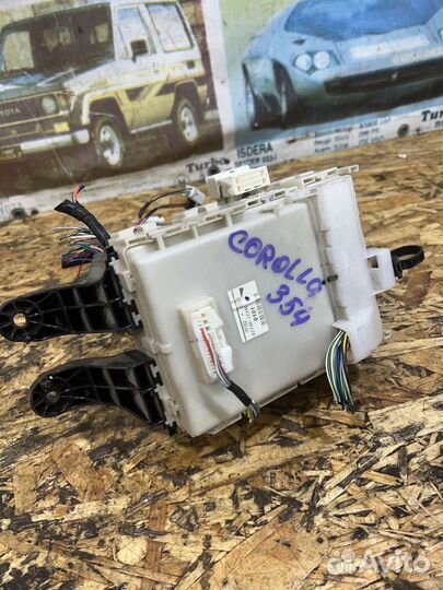 Блок предохранителей Тойота Королла E150