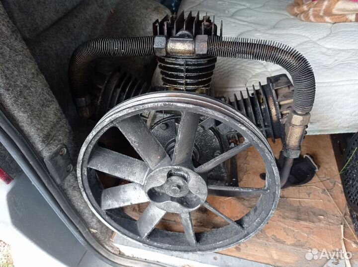 Электродвигатель трёх цилиндровый мотор компрессо