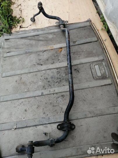 Стабилизатор задний Nissan Serena C25 MR20