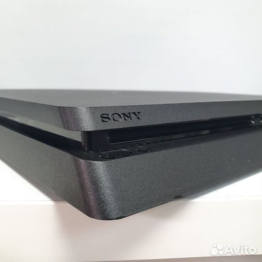 Sony PS4 Slim 1TB с диском Horizon и комплектом