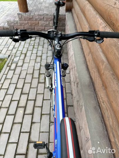Велосипед GT Avalanche Comp 26 (M) Матовый синий