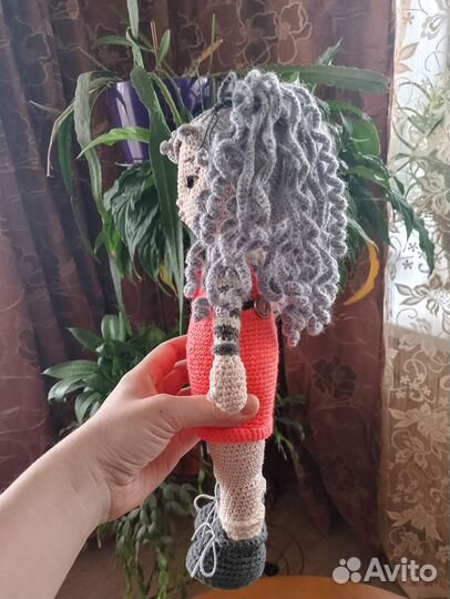 Вязаная кукла ручной работы. Подарок девочке