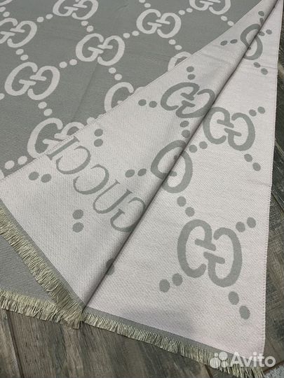 Кашемировый палантин Gucci серый с розовым