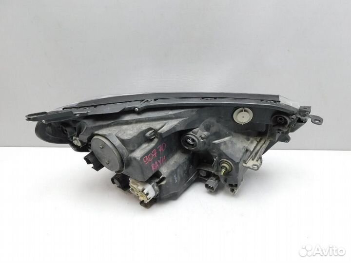 Фара левая Toyota RAV4