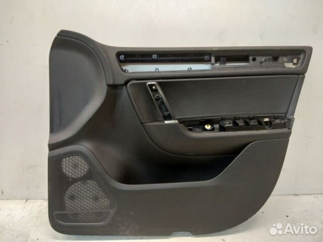 Обшивка двери передняя правая Volkswagen Touareg 2