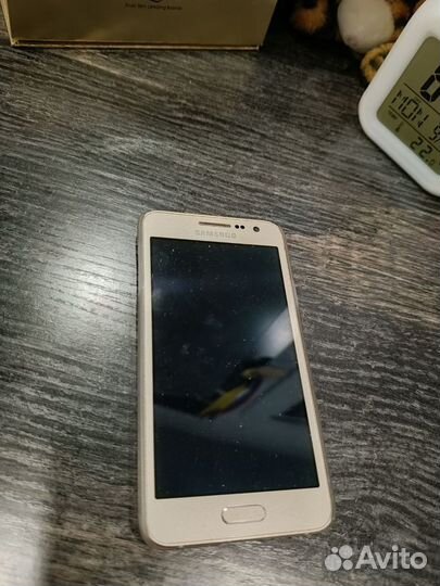 Samsung Galaxy A3 SM-A300F, 16 ГБ