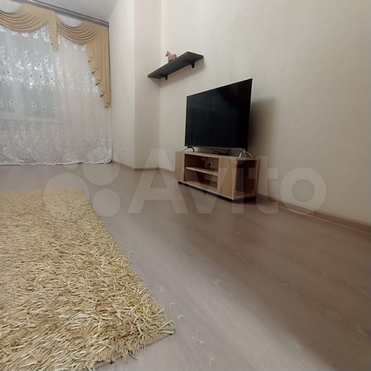 2-к. квартира, 65 м², 2/5 эт.