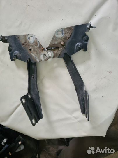 Петля капота Renault Fluence седан M4R 2011