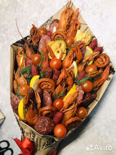 Букет из щакусок с раками