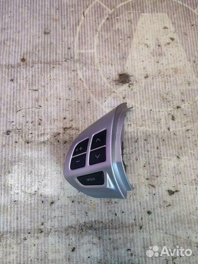 Кнопка управления магнитолой на руль Mitsubishi