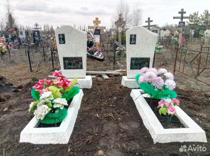 Памятники из мраморной крошки