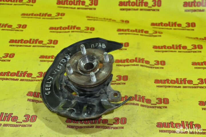Поворотный кулак передний правый Geely Vision