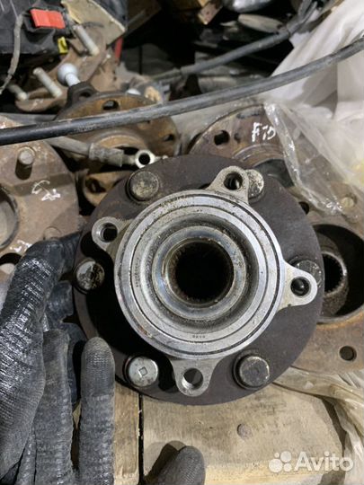 Передняя ступица Митсубиси Паджеро Спорт