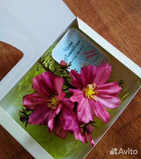 Бутоньерка-брошь 