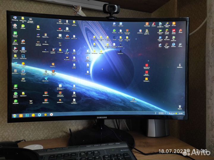 Монитор Samsung 27 изогнутый