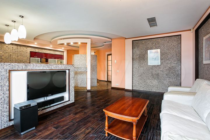 3-к. квартира, 126,4 м², 3/9 эт.