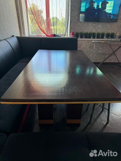 Стол обеденный