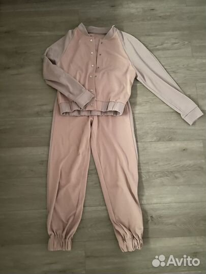 Костюм спортивный женский