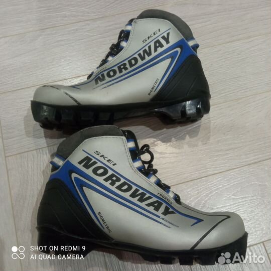 Лыжные ботинки детские 36 размер