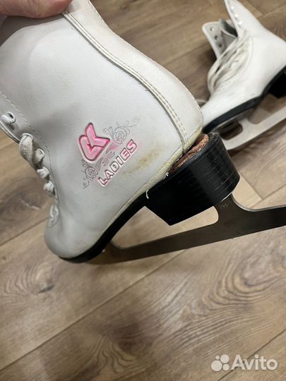 Коньки фигурные 40 размер