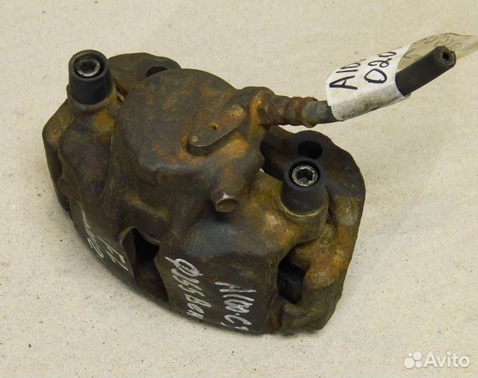 Суппорт передний левый Audi 100 44 кузов (вент)