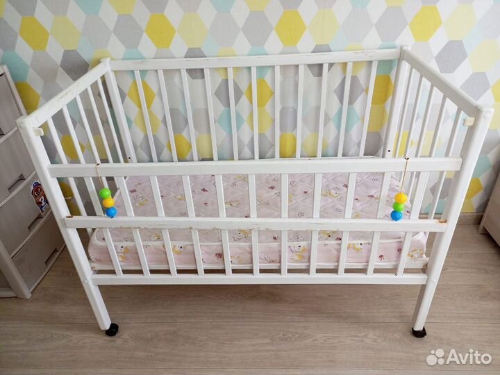Детская кроватка