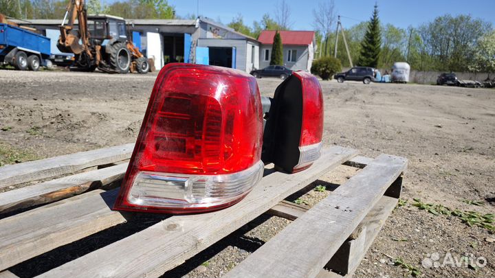 Задние фонари Toyota Land Cruiser 200 2007-2015