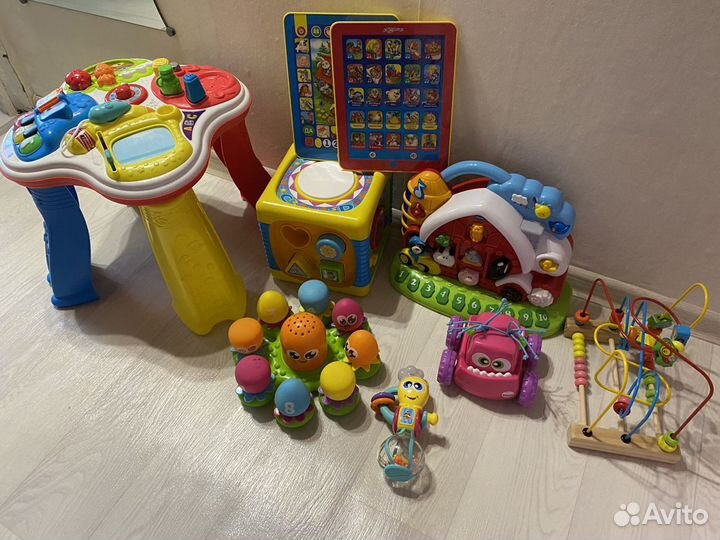 Развивающие игрушки fisher столик куб бизиборд