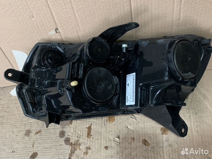 Фара передняя правая левая Renault Logan