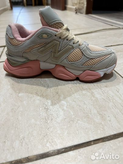 Кроссовки женские