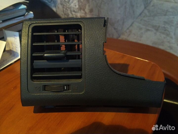 Дефлектор вентиляции левый Toyota Corolla 07-13г.в