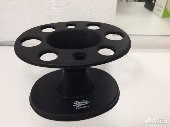 Подставка под парикмахерские расчески