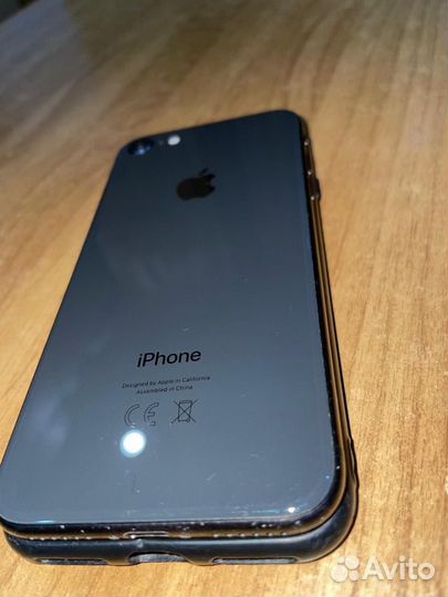 Телефон iPhone 8 64 gb