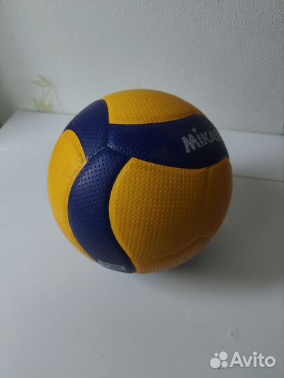 Волейбольный мяч mikasa v300w