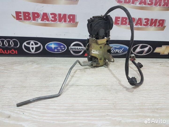 Замок двери передний левый Mazda Premacy cpew FS