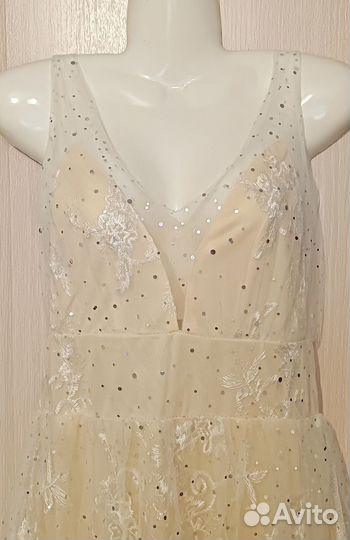 Свадебное, вечернее, платье со шлейфом.новое