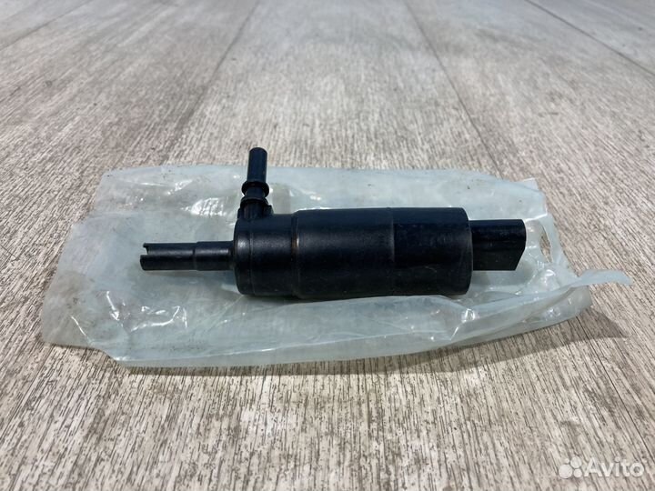 Насос омывателя фар Audi Q3 6R0955681